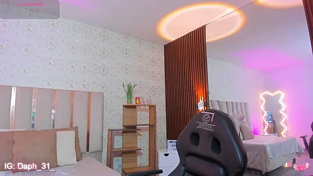 Daphnne tay online show from 10/10/25, 03:29