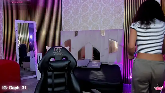 Daphnne tay online show from 10/10/25, 07:36