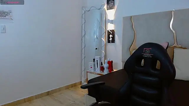 Daphnne tay online show from 09/23/25, 03:46