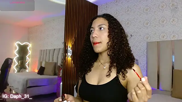 Daphnne tay online show from 11/07/25, 03:22