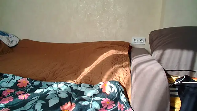 Brionia online show from 03/15/26, 07:15