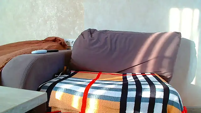 Brionia online show from 01/16/26, 07:45