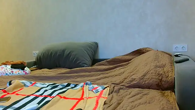 Brionia online show from 11/30/25, 07:53