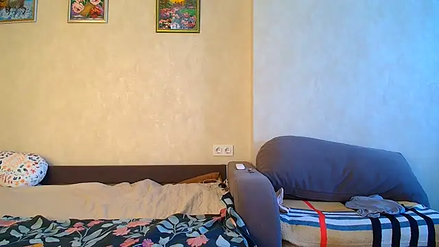 Snapshot of Brionia chatting on 06/27/26, 05:57 Brionia online show from 06/27/26, 05:57
