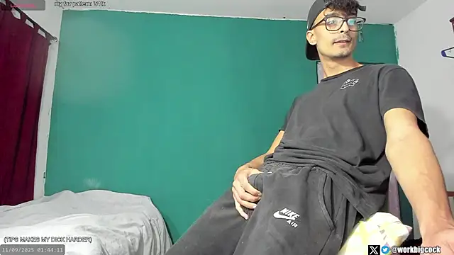 Snapshot of workbigcock chatting on 09/11/25, 04:45 workbigcock online show from 09/11/25, 04:45