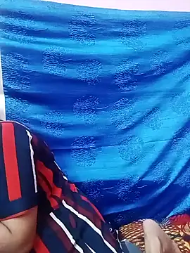 Snapshot of Cute-Simmi chatting on 02/01/25, 06:40 Cute-Simmi online show from 02/01/25, 06:40