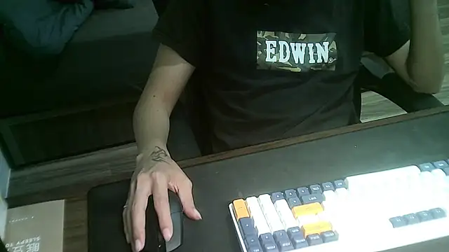 Ryan67533 online show from 10/31/25, 01:19