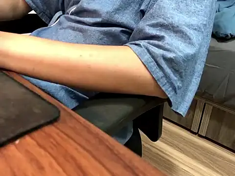 Ryan67533 online show from 11/03/25, 12:09