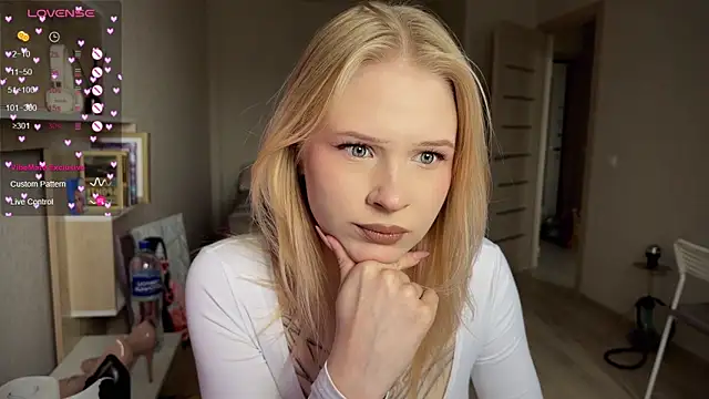 lisa barbie online show from 09/14/25, 01:33