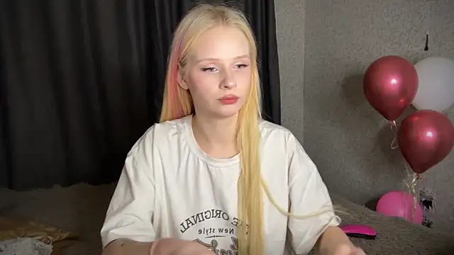 lisa barbie online show from 12/15/24, 04:26