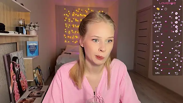 lisa barbie online show from 12/22/25, 11:21