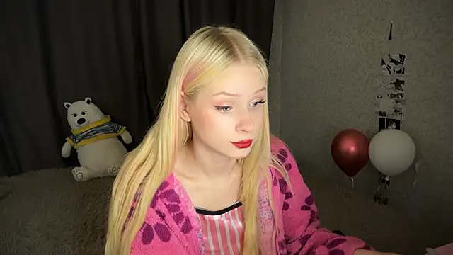 lisa barbie online show from 12/23/24, 04:12