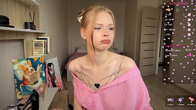 lisa barbie online show from 10/23/25, 08:57