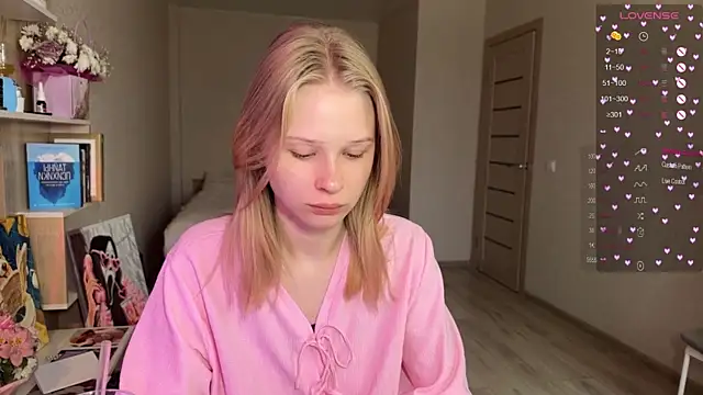 lisa barbie online show from 11/28/25, 08:58