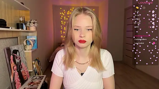 lisa barbie online show from 12/16/25, 03:16