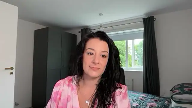 flatwhite0 online show from 06/18/26, 07:40