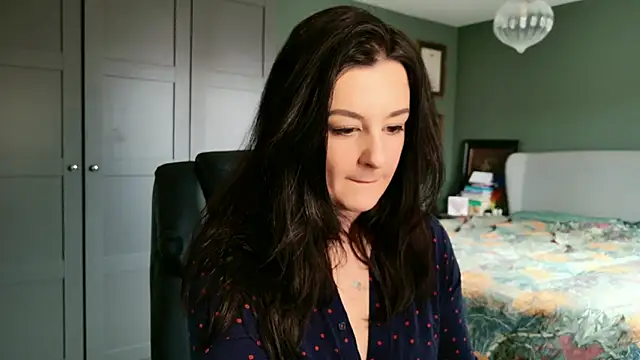 flatwhite0 online show from 02/18/26, 10:12