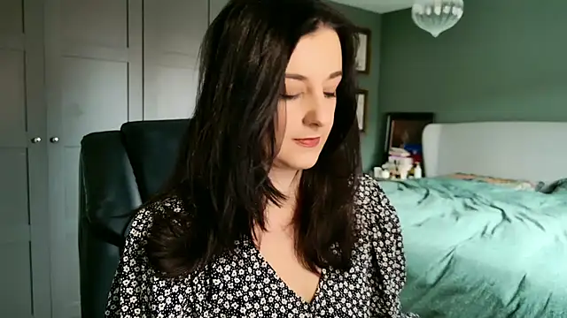 flatwhite0 online show from 03/12/26, 09:35