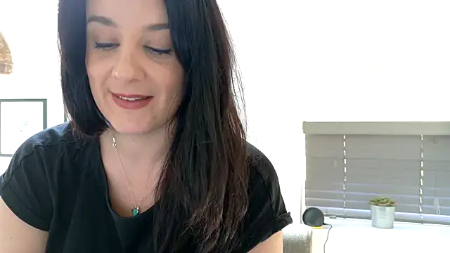 flatwhite0 online show from 04/23/26, 12:29