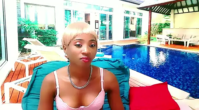 Snapshot of EbonyCreamy69 chatting on 02/13/25, 12:35 EbonyCreamy69 online show from 02/13/25, 12:35