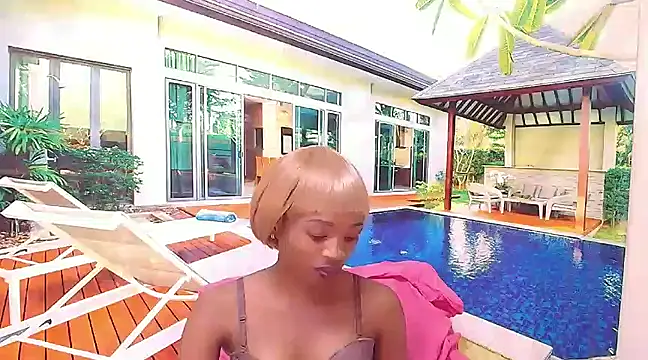 Snapshot of EbonyCreamy69 chatting on 02/11/25, 10:07 EbonyCreamy69 online show from 02/11/25, 10:07