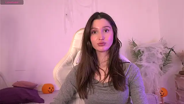 tender babyy online show from 10/31/25, 12:35