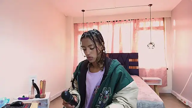 Zia Green online show from 02/05/25, 12:06