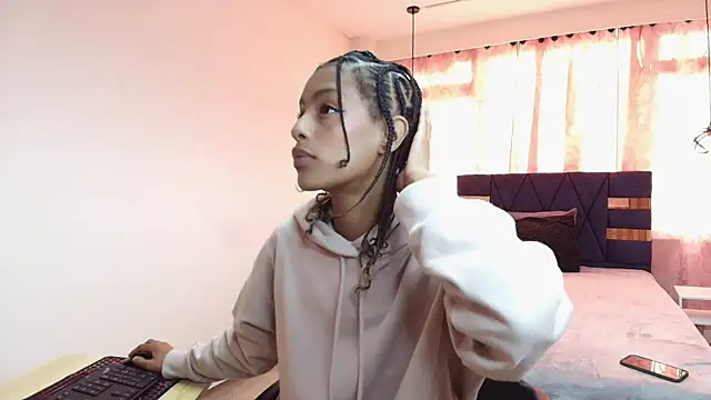 Zia Green online show from 02/03/25, 12:03