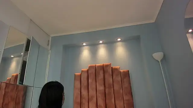 Snapshot of lou_rosse_ chatting on 11/26/25, 08:20 lou rosse online show from 11/26/25, 08:20