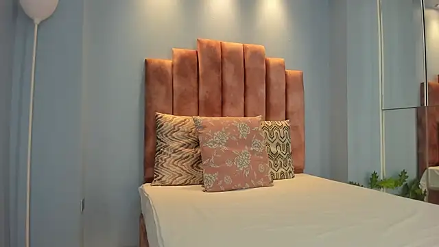 Snapshot of lou_rosse_ chatting on 12/22/25, 08:53 lou rosse online show from 12/22/25, 08:53