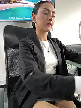 Amy Kiitty  online show from 04/23/26, 01:35