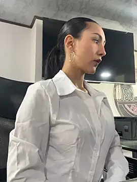 Amy Kiitty  online show from 04/07/26, 02:08