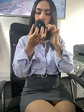 Amy Kiitty  online show from 04/28/26, 01:48