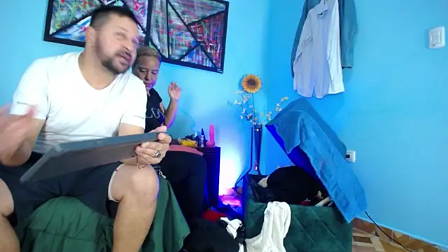 Snapshot of Iivana_19 chatting on 11/13/25, 04:22 Iivana 19 online show from 11/13/25, 04:22