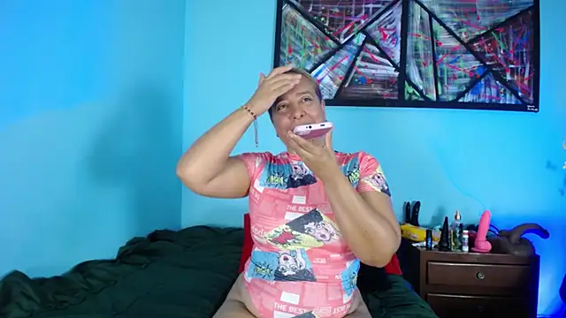 Snapshot of Iivana_19 chatting on 11/08/25, 04:21 Iivana 19 online show from 11/08/25, 04:21