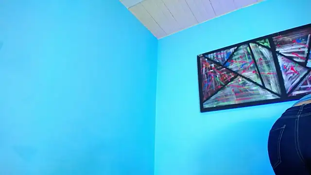 Snapshot of Iivana_19 chatting on 12/17/25, 03:50 Iivana 19 online show from 12/17/25, 03:50