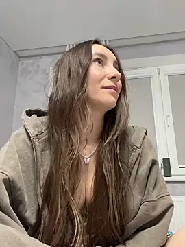 viviandaimond1 online show from 04/15/26, 08:31