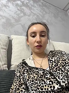 viviandaimond1 online show from 12/02/25, 07:59