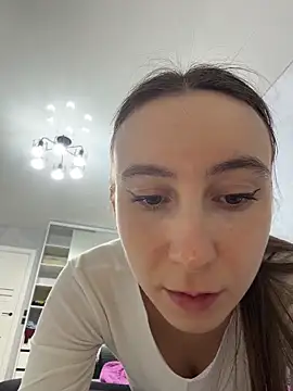 viviandaimond1 online show from 12/04/25, 09:47