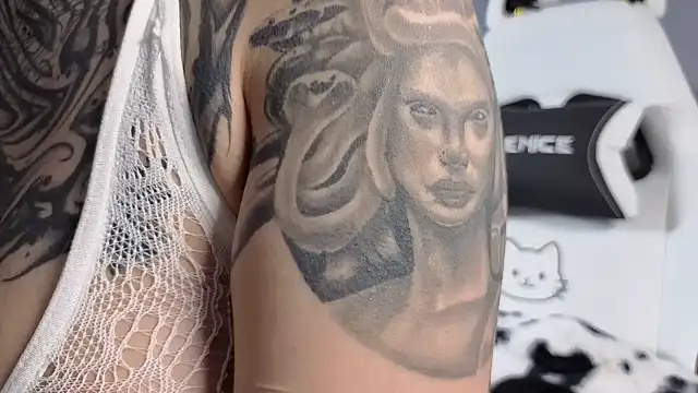 decayingcandy online show from 12/14/25, 12:39