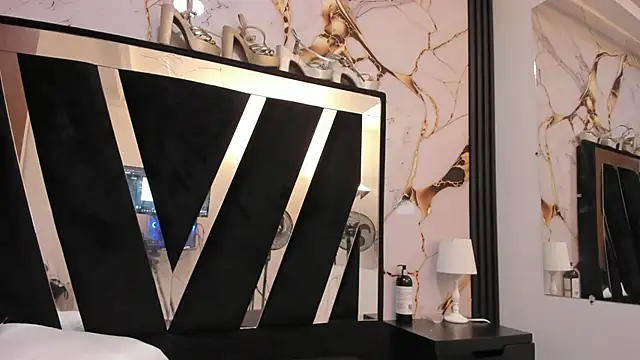 KarinaSimonz online show from 02/12/26, 01:16