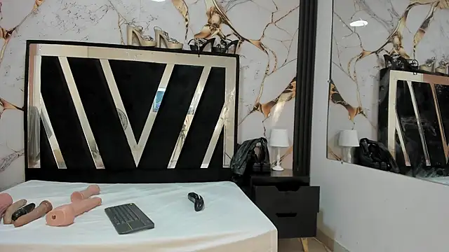 KarinaSimonz online show from 12/05/25, 08:28