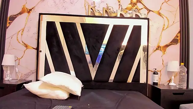 KarinaSimonz online show from 02/10/26, 07:24