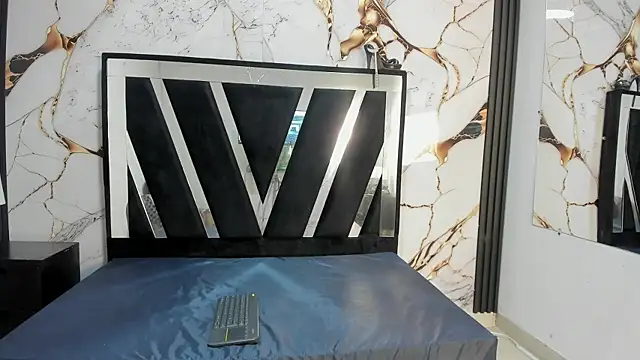 KarinaSimonz online show from 10/22/25, 07:13