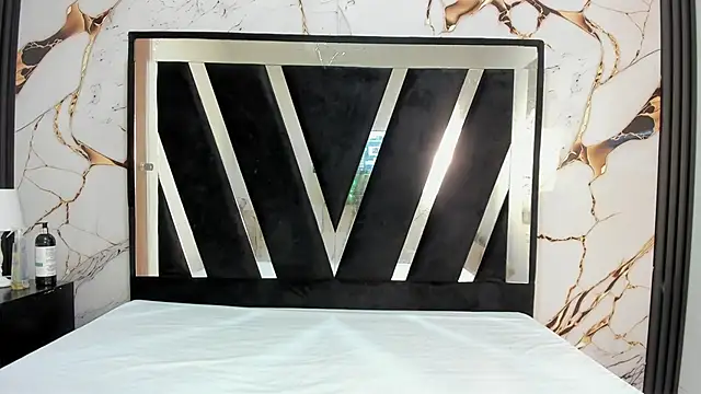 KarinaSimonz online show from 11/18/25, 08:23