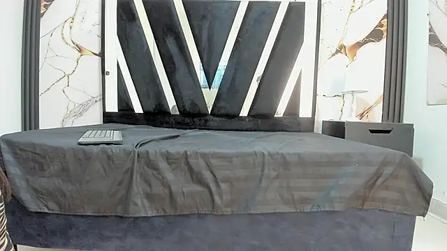 Snapshot of KarinaSimonz chatting on 10/04/25, 07:37 KarinaSimonz online show from 10/04/25, 07:37