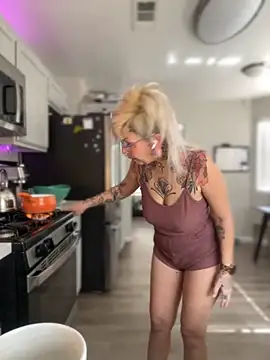 GoldieBakeman online show from 12/05/25, 07:34