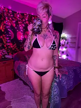 GoldieBakeman online show from 12/04/25, 05:45