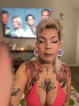 GoldieBakeman online show from 11/18/25, 05:16