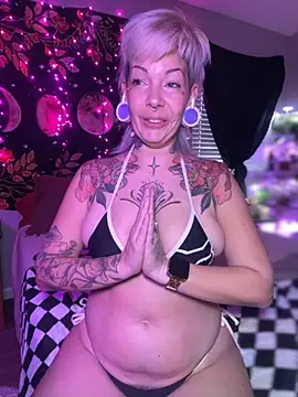 GoldieBakeman online show from 12/01/25, 05:14